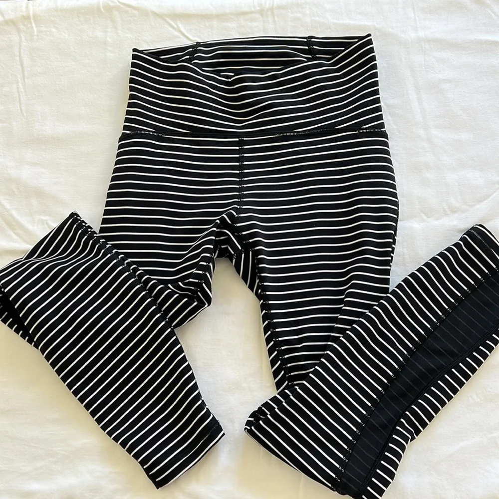Black and White Striped Leggings with Wide Waistband - Picture 3 of 4